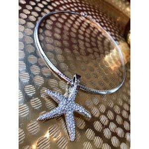NWOT Sparkly Silver Rhinestone Starfish Necklace